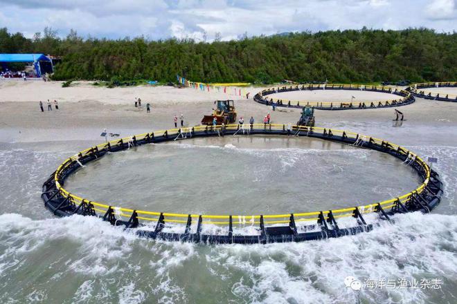 40余年的海洋浮式平台研发经验,深入分析国内外主要重力式网箱优缺点