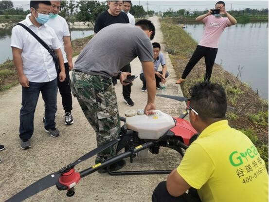 湖北荆门农航站举办水产养殖无人机防治技术推广示范现场会